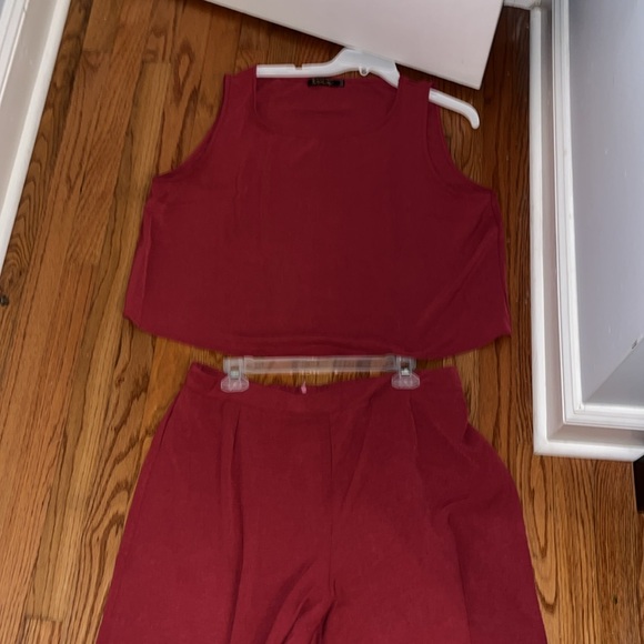 Roylamp 2Piece Set Burgundy Red Size 2X Cropped Widee Leg Pants Sleeveless Top - Picture 8 of 15
